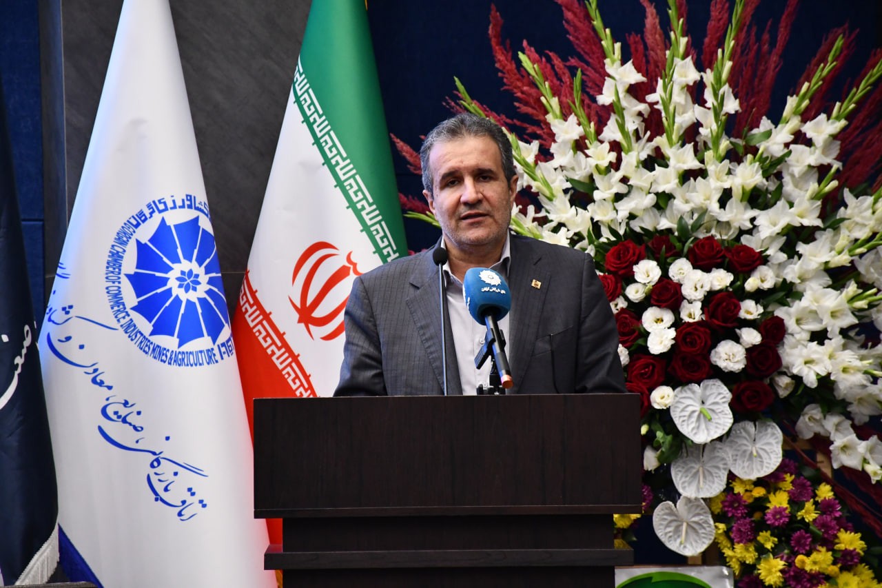 رقابت پذیری صنایع در کشور ضعیف است